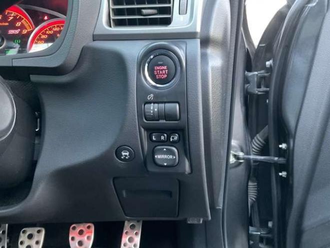 インプレッサハッチバックSTI 2.0 WRX 4WD　Defi3連メーター(ブースト計・油温計・油圧計)　ETC　運転席パワーシート　プッシュスタート 2000
