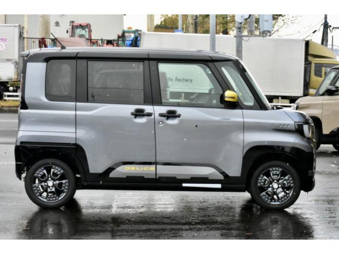 デリカミニデリマルパッケージ　4WD　新車展示　寒冷地仕様　12.3インチメーカーナビ　ETC2.0　純正ドライブレコーダー　イエローデカールパック