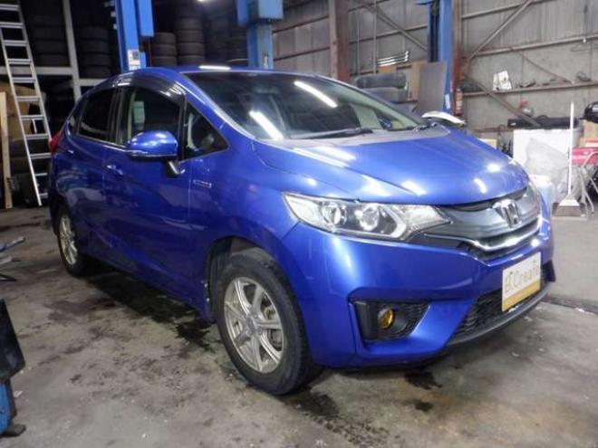 フィット1.5 ハイブリッド Fパッケージ 4WD　ナビ・TV・Bluetooth・LEDヘッドライト・ワイパーデアイサー・純正エンスタ・フォグランプ・スマートキー・プッシュスタート・寒冷地仕様 1500