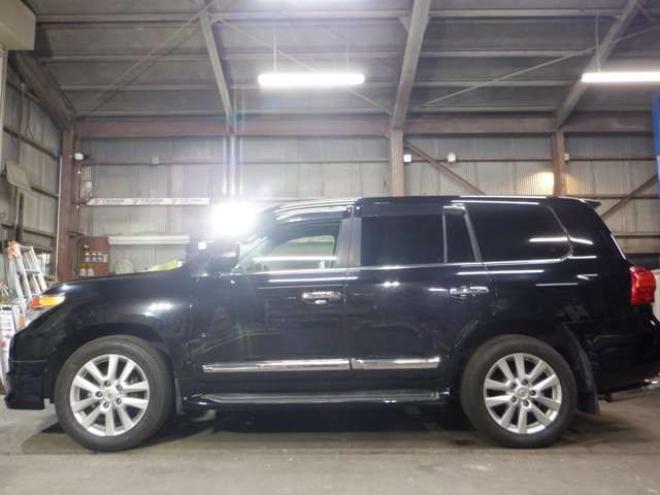 ランドクルーザー200 4.6 ZX 4WD　本州仕入・ナビ・TV・B/T・サンルーフ・革　Bカメラ・ガナドールマフラー・ヒッチメンバー・シートヒーター・エアコン・電動シート・電動リアゲート 4600