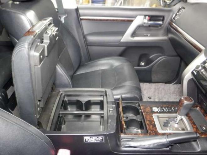 ランドクルーザー200 4.6 ZX 4WD　本州仕入・ナビ・TV・B/T・サンルーフ・革　Bカメラ・ガナドールマフラー・ヒッチメンバー・シートヒーター・エアコン・電動シート・電動リアゲート 4600