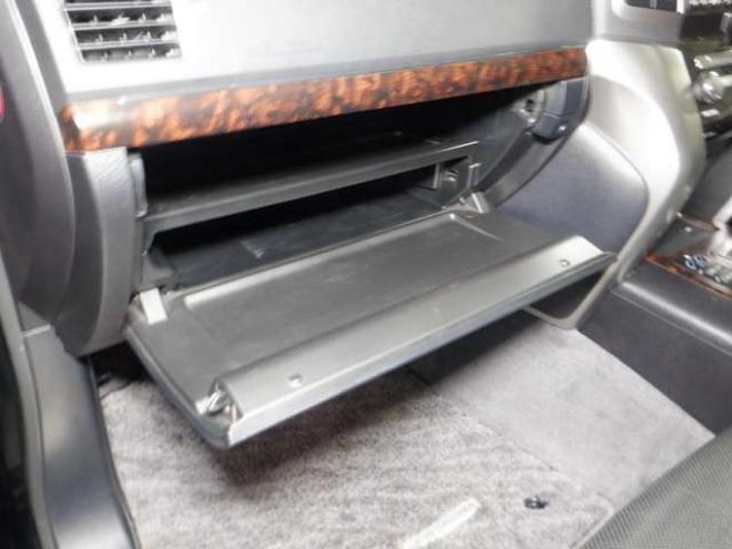 ランドクルーザー200 4.6 ZX 4WD　本州仕入・ナビ・TV・B/T・サンルーフ・革　Bカメラ・ガナドールマフラー・ヒッチメンバー・シートヒーター・エアコン・電動シート・電動リアゲート 4600