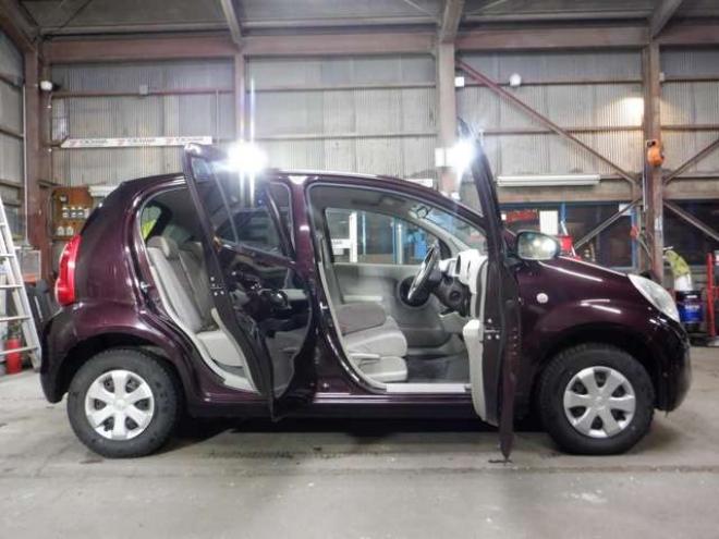 パッソ1.0 X 4WD　ナビ・TV・B/T・エンスタ・デアイサー・寒冷地仕様・純正エンスタ・ワイパーデアイサー・スマートキー・ライトレベライザー・ドアバイザー 1000