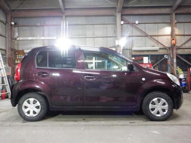 パッソ1.0 X 4WD　ナビ・TV・B/T・エンスタ・デアイサー・寒冷地仕様・純正エンスタ・ワイパーデアイサー・スマートキー・ライトレベライザー・ドアバイザー 1000