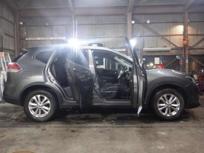 エクストレイル2.0 20X エマージェンシーブレーキパッケージ 2列車 4WD　ナビ・TV・Bluetooth・Bカメラ・LEDヘッド・プッシュスタート・LEDヘッドライト・エマブレ・クリアランスソナー・前席シートヒーター・レーンキープ 2000