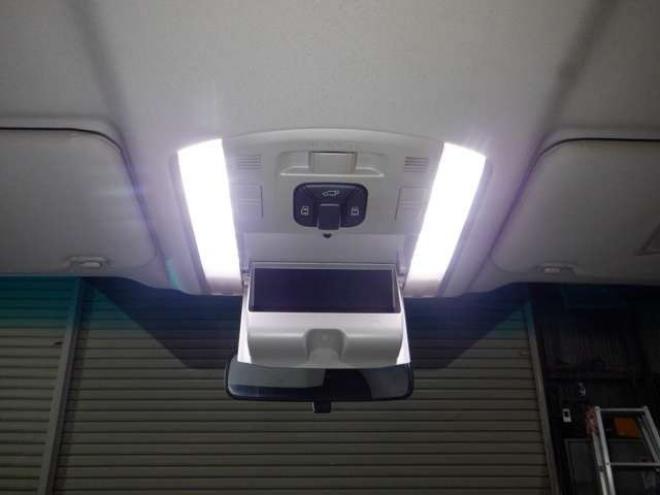 ヴェルファイア2.4 Z プラチナセレクション 4WD　ナビ・TV・Bカメラ・両側電動・電動Rゲート・スマートキー・プッシュスタート・HID・クリアランスソナ・リアモニター・オットマン・クルコン 2400