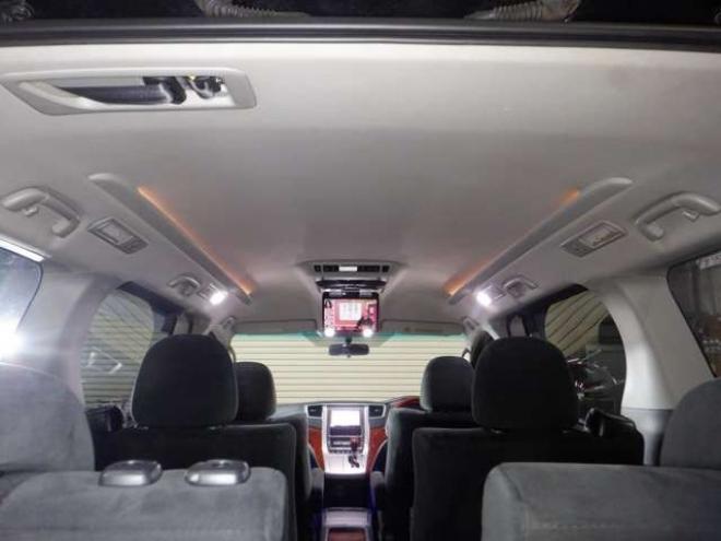 ヴェルファイア2.4 Z プラチナセレクション 4WD　ナビ・TV・Bカメラ・両側電動・電動Rゲート・スマートキー・プッシュスタート・HID・クリアランスソナ・リアモニター・オットマン・クルコン 2400