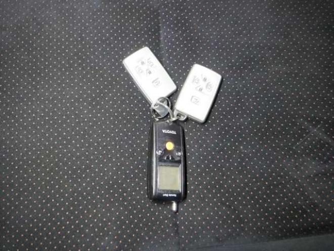 ヴェルファイア2.4 Z プラチナセレクション 4WD　ナビ・TV・Bカメラ・両側電動・電動Rゲート・スマートキー・プッシュスタート・HID・クリアランスソナ・リアモニター・オットマン・クルコン 2400