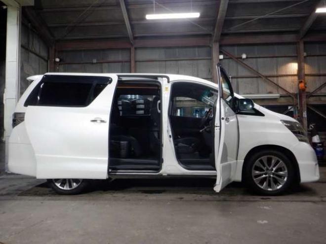 ヴェルファイア2.4 Z プラチナセレクションII 4WD　ナビ・TV・Bカメラ・両側パワスラ・ETC・本州仕入・B/T・フリップダウンモニター・パワーバックドア・HID・フォグランプ・スマートキー 2400