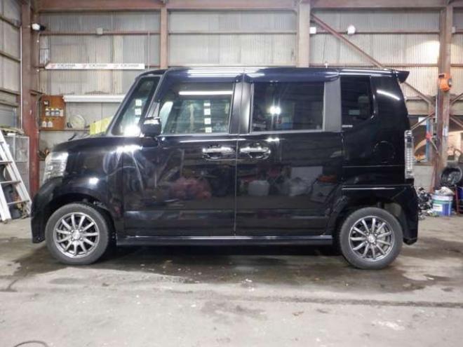 N-BOXカスタムG ターボSSパッケージ 4WD　ナビ・TV・Bluetooth・Bカメラ・両側電動・車検新規2年・ターボ・リアモニター・前席シートヒーター・CTBA・Aストップ・HID・オートライト 660