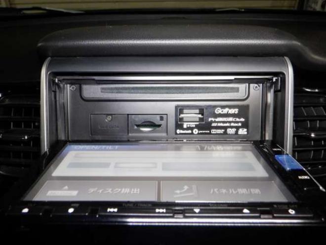 N-BOXカスタムG ターボSSパッケージ 4WD　ナビ・TV・Bluetooth・Bカメラ・両側電動・車検新規2年・ターボ・リアモニター・前席シートヒーター・CTBA・Aストップ・HID・オートライト 660