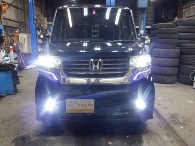 N-BOXカスタムG ターボSSパッケージ 4WD　ナビ・TV・Bluetooth・Bカメラ・両側電動・車検新規2年・ターボ・リアモニター・前席シートヒーター・CTBA・Aストップ・HID・オートライト 660