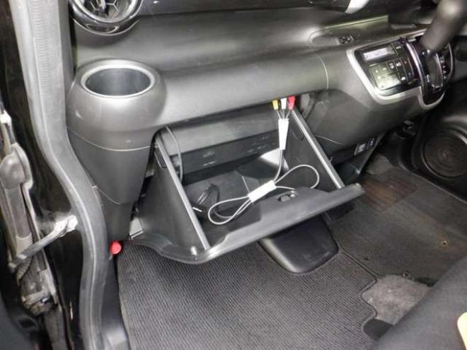 N-BOXカスタムG ターボSSパッケージ 4WD　ナビ・TV・Bluetooth・Bカメラ・両側電動・車検新規2年・ターボ・リアモニター・前席シートヒーター・CTBA・Aストップ・HID・オートライト 660