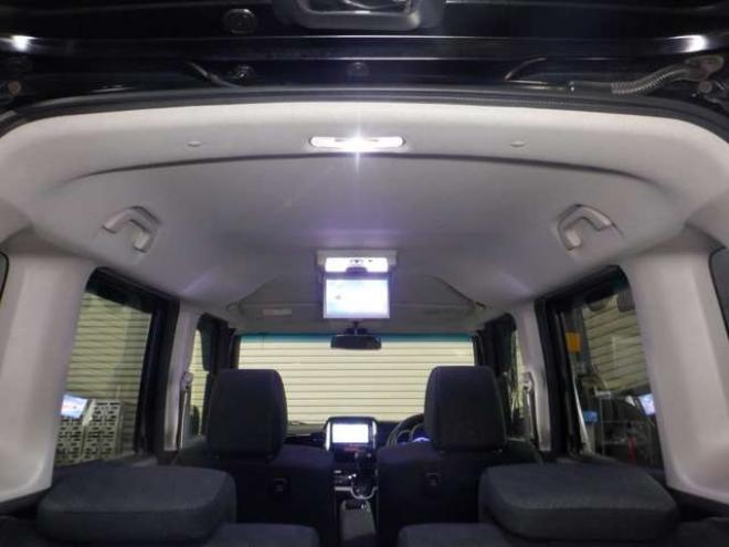 N-BOXカスタムG ターボSSパッケージ 4WD　ナビ・TV・Bluetooth・Bカメラ・両側電動・車検新規2年・ターボ・リアモニター・前席シートヒーター・CTBA・Aストップ・HID・オートライト 660