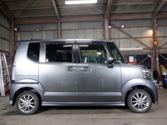 N-BOXカスタムG ターボパッケージ 4WD　ナビ・TV・B/T・両側パワスラ・ETC・HID・本州仕入・ターボ・4WD・クルコン・ステアリングスイッチ・フォグ・スマートキー・プッシュスタート 660