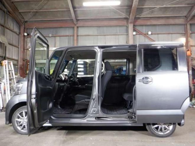 N-BOXカスタムG ターボパッケージ 4WD　ナビ・TV・B/T・両側パワスラ・ETC・HID・本州仕入・ターボ・4WD・クルコン・ステアリングスイッチ・フォグ・スマートキー・プッシュスタート 660