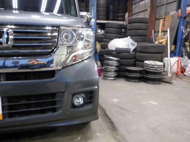 N-BOXカスタムG ターボパッケージ 4WD　ナビ・TV・B/T・両側パワスラ・ETC・HID・本州仕入・ターボ・4WD・クルコン・ステアリングスイッチ・フォグ・スマートキー・プッシュスタート 660