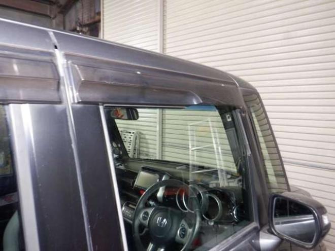 N-BOXカスタムG ターボパッケージ 4WD　ナビ・TV・B/T・両側パワスラ・ETC・HID・本州仕入・ターボ・4WD・クルコン・ステアリングスイッチ・フォグ・スマートキー・プッシュスタート 660