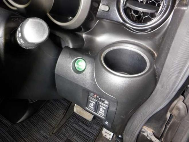 N-BOXカスタムG ターボパッケージ 4WD　ナビ・TV・B/T・両側パワスラ・ETC・HID・本州仕入・ターボ・4WD・クルコン・ステアリングスイッチ・フォグ・スマートキー・プッシュスタート 660