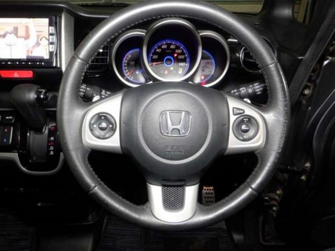 N-BOXカスタムG ターボパッケージ 4WD　ナビ・TV・B/T・両側パワスラ・ETC・HID・本州仕入・ターボ・4WD・クルコン・ステアリングスイッチ・フォグ・スマートキー・プッシュスタート 660