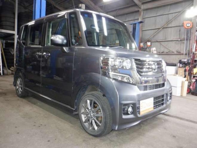 N-BOXカスタムG ターボパッケージ 4WD　ナビ・TV・B/T・両側パワスラ・ETC・HID・本州仕入・ターボ・4WD・クルコン・ステアリングスイッチ・フォグ・スマートキー・プッシュスタート 660