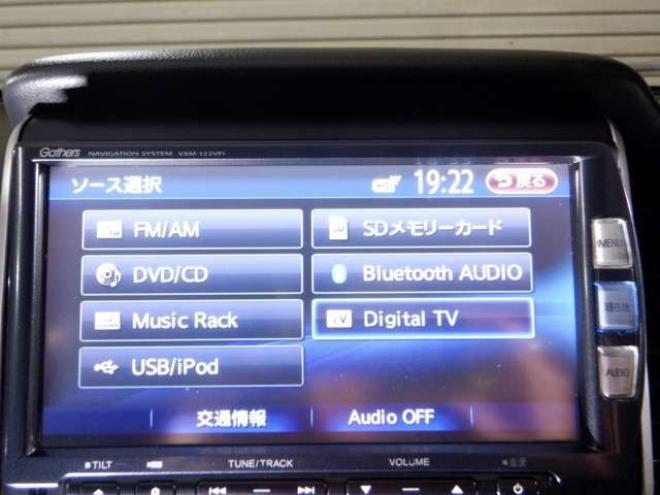 N-BOXカスタムG ターボパッケージ 4WD　ナビ・TV・B/T・両側パワスラ・ETC・HID・本州仕入・ターボ・4WD・クルコン・ステアリングスイッチ・フォグ・スマートキー・プッシュスタート 660