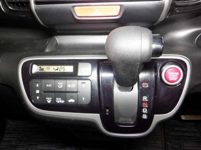 N-BOXカスタムG ターボパッケージ 4WD　ナビ・TV・B/T・両側パワスラ・ETC・HID・本州仕入・ターボ・4WD・クルコン・ステアリングスイッチ・フォグ・スマートキー・プッシュスタート 660