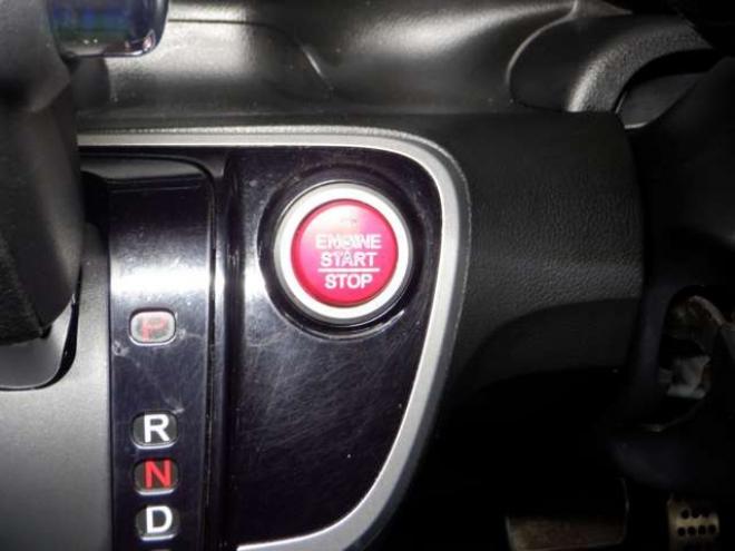 N-BOXカスタムG ターボパッケージ 4WD　ナビ・TV・B/T・両側パワスラ・ETC・HID・本州仕入・ターボ・4WD・クルコン・ステアリングスイッチ・フォグ・スマートキー・プッシュスタート 660