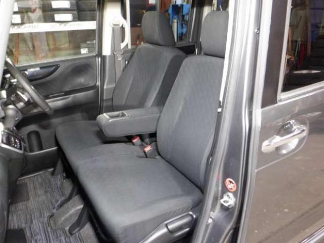 N-BOXカスタムG ターボパッケージ 4WD　ナビ・TV・B/T・両側パワスラ・ETC・HID・本州仕入・ターボ・4WD・クルコン・ステアリングスイッチ・フォグ・スマートキー・プッシュスタート 660