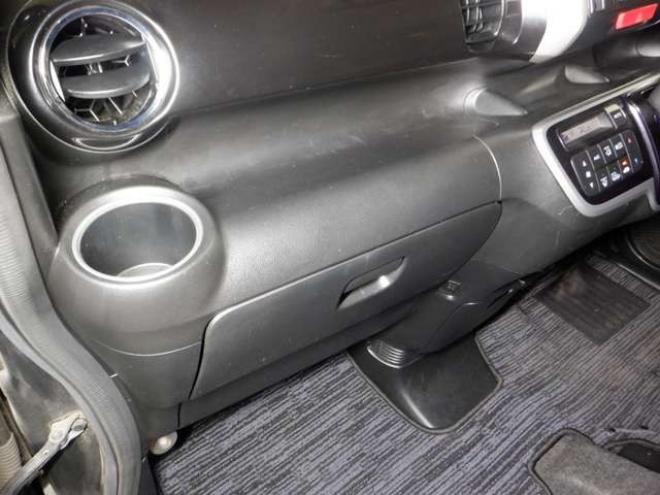 N-BOXカスタムG ターボパッケージ 4WD　ナビ・TV・B/T・両側パワスラ・ETC・HID・本州仕入・ターボ・4WD・クルコン・ステアリングスイッチ・フォグ・スマートキー・プッシュスタート 660