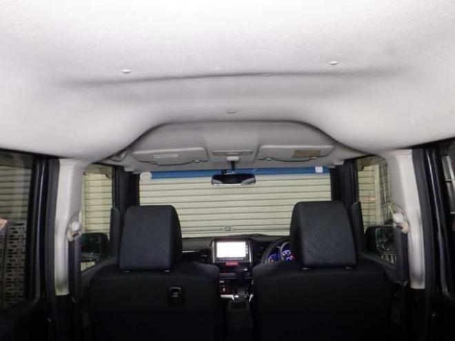 N-BOXカスタムG ターボパッケージ 4WD　ナビ・TV・B/T・両側パワスラ・ETC・HID・本州仕入・ターボ・4WD・クルコン・ステアリングスイッチ・フォグ・スマートキー・プッシュスタート 660