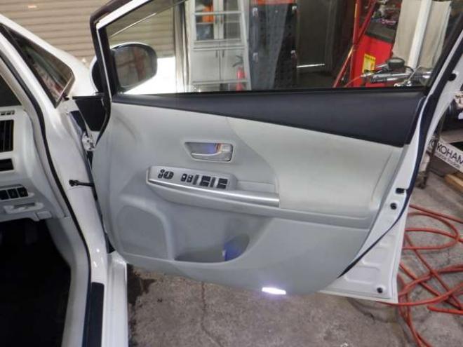 プリウスα1.8 G ツーリングセレクション スカイライトパッケージ　本州仕入・ナビ・TV・B/T・フロントカメラ・バックカメラ・LEDヘッドライト・スカイライトルーフ・スマートキー・プッシュスタート・クルコン・ETC・フォグランプ・ 2WD 1800