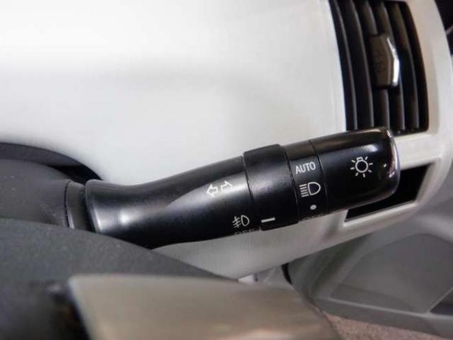 プリウスα1.8 G ツーリングセレクション スカイライトパッケージ　本州仕入・ナビ・TV・B/T・フロントカメラ・バックカメラ・LEDヘッドライト・スカイライトルーフ・スマートキー・プッシュスタート・クルコン・ETC・フォグランプ・ 2WD 1800