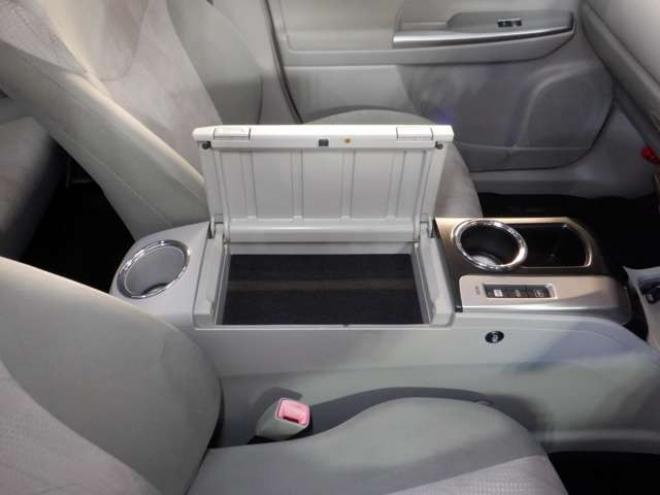 プリウスα1.8 G ツーリングセレクション スカイライトパッケージ　本州仕入・ナビ・TV・B/T・フロントカメラ・バックカメラ・LEDヘッドライト・スカイライトルーフ・スマートキー・プッシュスタート・クルコン・ETC・フォグランプ・ 2WD 1800