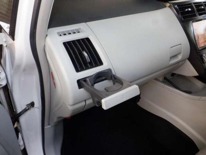 プリウスα1.8 G ツーリングセレクション スカイライトパッケージ　本州仕入・ナビ・TV・B/T・フロントカメラ・バックカメラ・LEDヘッドライト・スカイライトルーフ・スマートキー・プッシュスタート・クルコン・ETC・フォグランプ・ 2WD 1800