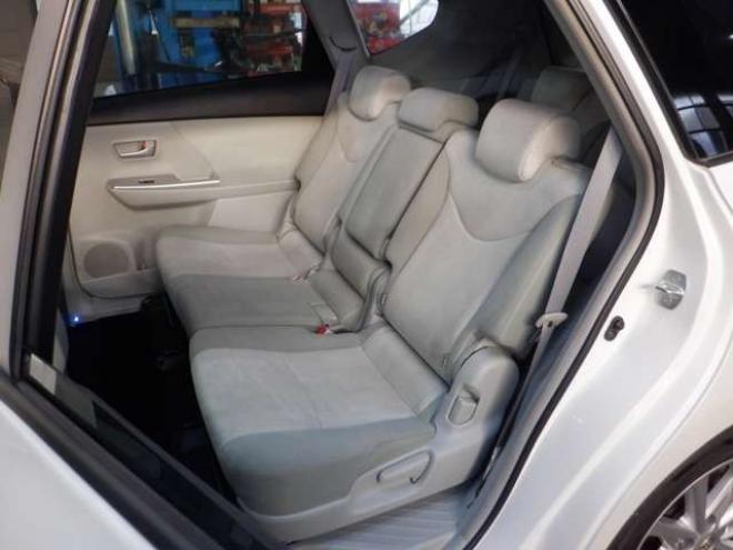 プリウスα1.8 G ツーリングセレクション スカイライトパッケージ　本州仕入・ナビ・TV・B/T・フロントカメラ・バックカメラ・LEDヘッドライト・スカイライトルーフ・スマートキー・プッシュスタート・クルコン・ETC・フォグランプ・ 2WD 1800