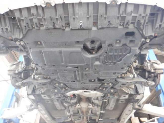 プリウスα1.8 G ツーリングセレクション スカイライトパッケージ　本州仕入・ナビ・TV・B/T・フロントカメラ・バックカメラ・LEDヘッドライト・スカイライトルーフ・スマートキー・プッシュスタート・クルコン・ETC・フォグランプ・ 2WD 1800