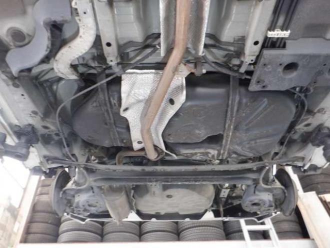 プリウスα1.8 G ツーリングセレクション スカイライトパッケージ　本州仕入・ナビ・TV・B/T・フロントカメラ・バックカメラ・LEDヘッドライト・スカイライトルーフ・スマートキー・プッシュスタート・クルコン・ETC・フォグランプ・ 2WD 1800