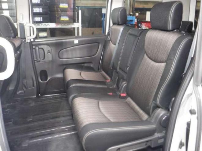 セレナ2.0 ハイウェイスター 4WD　本州仕入・ナビ・TV・Bカメラ・パワスラ・車検新規2年・リア修復済・後期型・エマブレ・リアモニター・ETC・クルコン・アイドリングストップ 2000