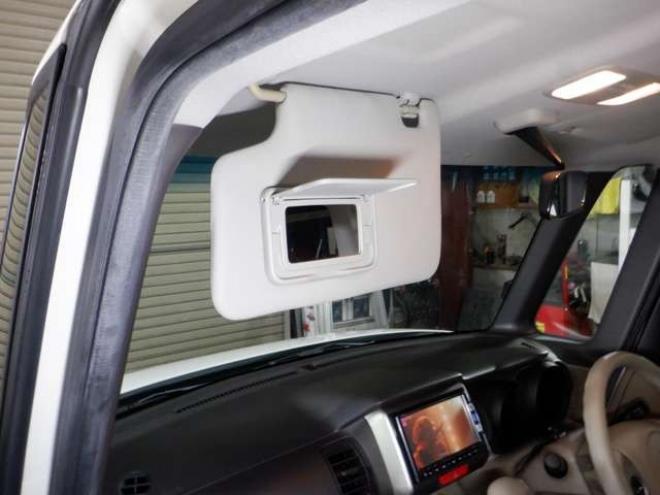 N-BOXG Lパッケージ 4WD　本州仕入・ナビ・TV・Bカメラ・両側電動 660