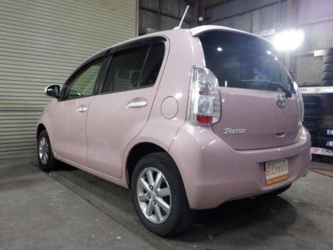 パッソ1.0 プラスハナ Gパッケージ 4WD　本州仕入　4WD　ナビ　フルセグTV　Bluetoothオーディオ　バックカメラ　ETC　フォグランプ　ライトレベライザー　ドアバイザー　スマートキー 1000