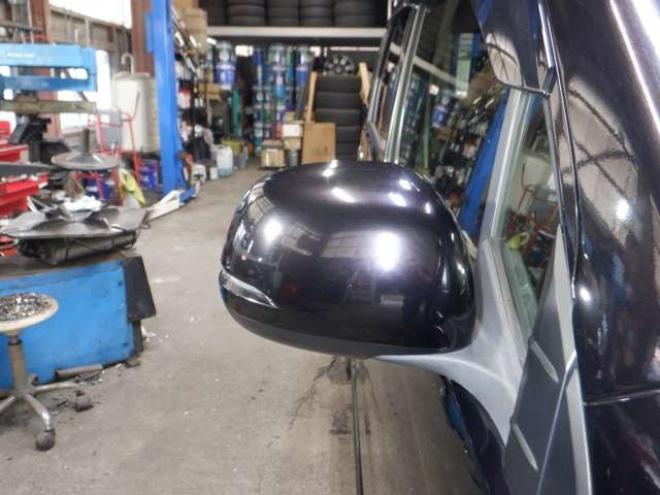 N-WGNカスタムG 4WD　ナビ　TV　B/T　アイドリングストップ　スマートキー　プッシュスタート　HID　ETC　DVD再生　ベンチシート　フォグランプ　ドアバイザー　純正AW　オートライト 660