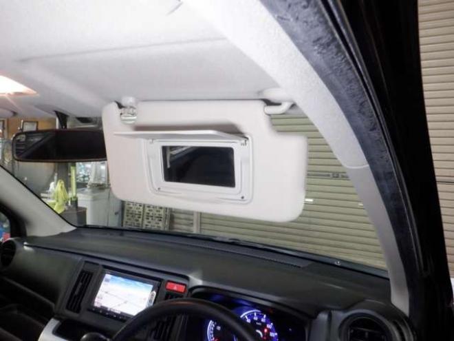 N-WGNカスタムG 4WD　ナビ　TV　B/T　アイドリングストップ　スマートキー　プッシュスタート　HID　ETC　DVD再生　ベンチシート　フォグランプ　ドアバイザー　純正AW　オートライト 660