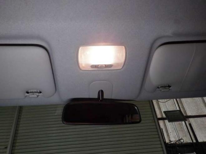 N-WGNカスタムG 4WD　ナビ　TV　B/T　アイドリングストップ　スマートキー　プッシュスタート　HID　ETC　DVD再生　ベンチシート　フォグランプ　ドアバイザー　純正AW　オートライト 660