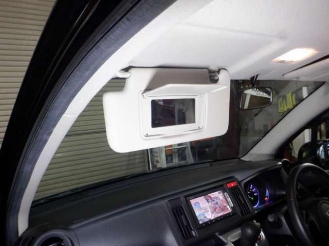 N-WGNカスタムG 4WD　ナビ　TV　B/T　アイドリングストップ　スマートキー　プッシュスタート　HID　ETC　DVD再生　ベンチシート　フォグランプ　ドアバイザー　純正AW　オートライト 660