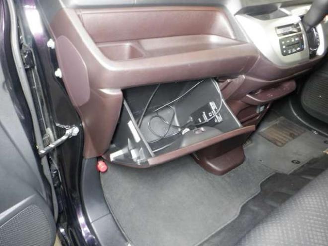 N-WGNカスタムG 4WD　ナビ　TV　B/T　アイドリングストップ　スマートキー　プッシュスタート　HID　ETC　DVD再生　ベンチシート　フォグランプ　ドアバイザー　純正AW　オートライト 660