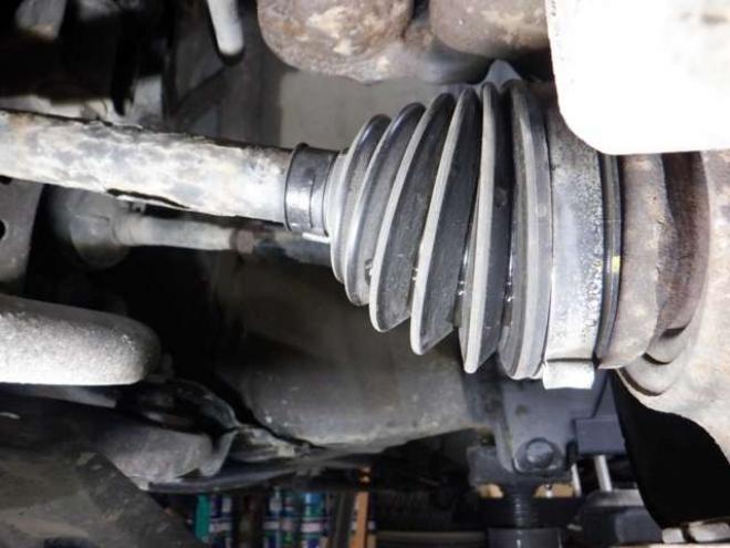 N-WGNカスタムG 4WD　ナビ　TV　B/T　アイドリングストップ　スマートキー　プッシュスタート　HID　ETC　DVD再生　ベンチシート　フォグランプ　ドアバイザー　純正AW　オートライト 660