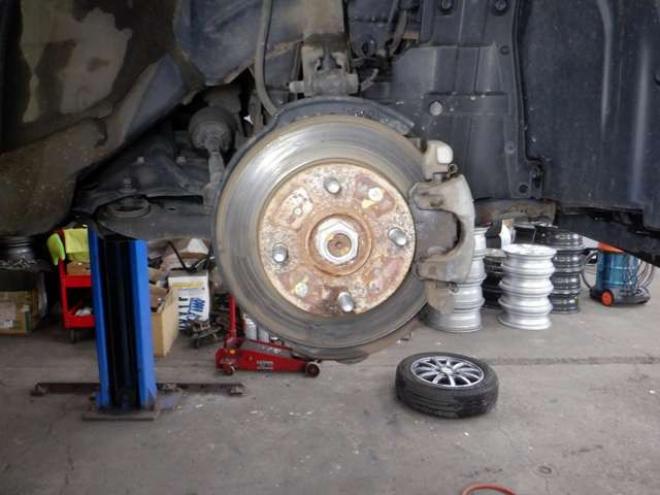 N-WGNカスタムG 4WD　ナビ　TV　B/T　アイドリングストップ　スマートキー　プッシュスタート　HID　ETC　DVD再生　ベンチシート　フォグランプ　ドアバイザー　純正AW　オートライト 660