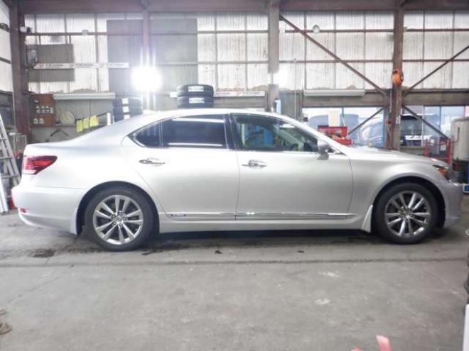 レクサスLSハイブリッド 600h バージョンC Iパッケージ 4WD　本州仕入　4WD　ナビ　TV　B/T　USB バックカメラ　ETC　クルコン　パワーシート　エアシート　シートヒーター&クーラー　黒革シート　パワーバックドア　全ドアイージークローザー　LEDヘッドライト　フォグ 5000