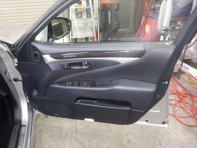 レクサスLSハイブリッド 600h バージョンC Iパッケージ 4WD　本州仕入　4WD　ナビ　TV　B/T　USB バックカメラ　ETC　クルコン　パワーシート　エアシート　シートヒーター&クーラー　黒革シート　パワーバックドア　全ドアイージークローザー　LEDヘッドライト　フォグ 5000